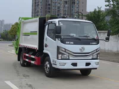 東風(fēng)多利卡5-6方壓縮式垃圾車