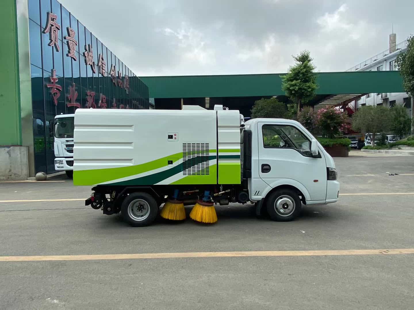 東風途逸2.5方汽油掃路車（國6）