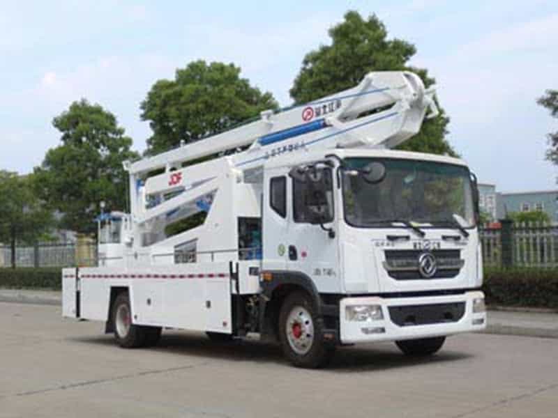 東風(fēng)D9  24米折臂高空作業(yè)車