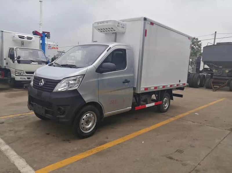 長安汽油冷藏車