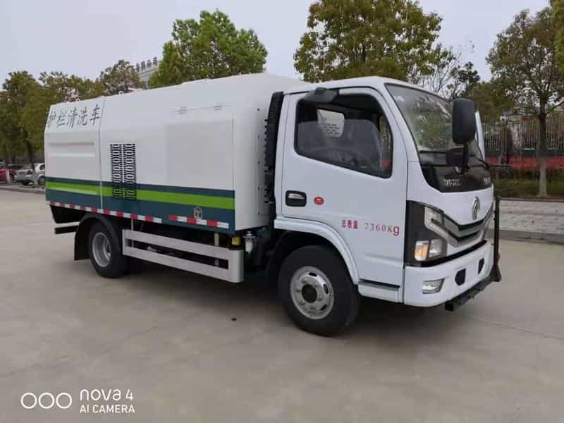 東風(fēng)多利卡護(hù)欄清洗車（國(guó)6）