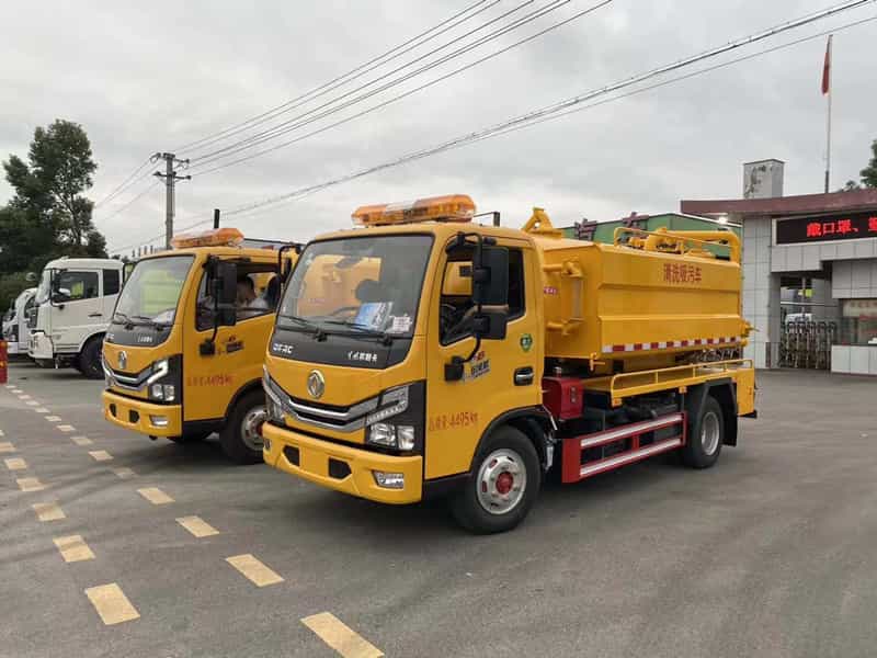 東風多利卡清洗吸污車