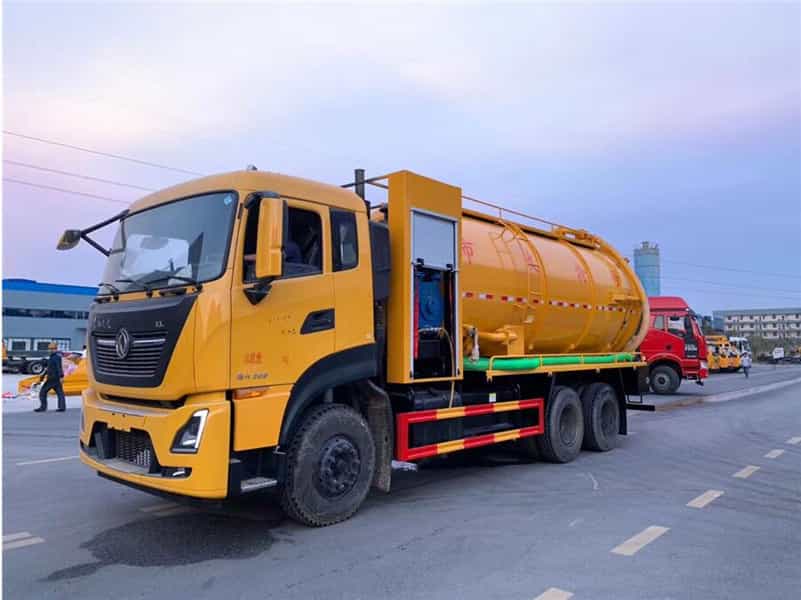 東風天龍后雙橋清洗吸污車