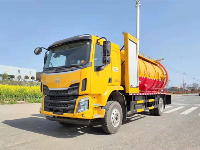 東風柳汽M3清洗吸污車