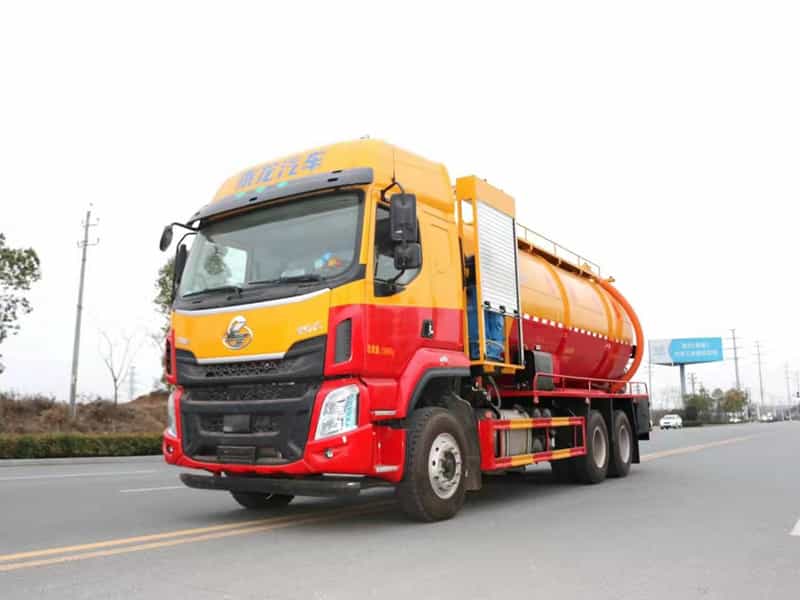 東風(fēng)柳汽H5清洗吸污車