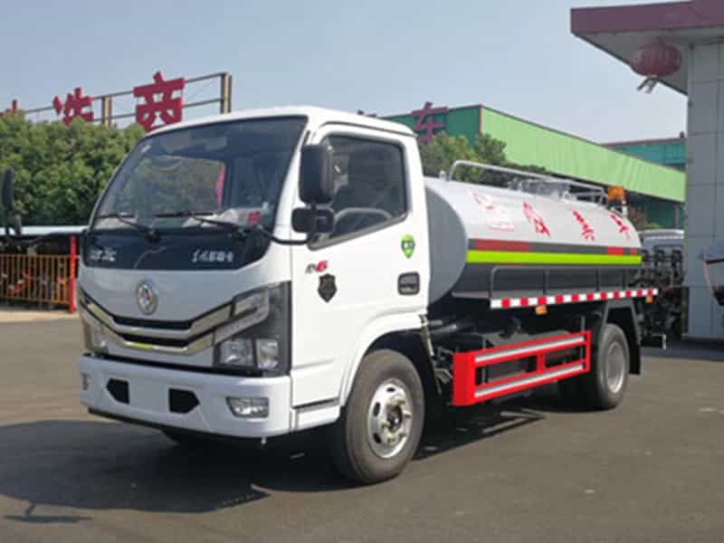 東風多利卡4-5方吸糞車