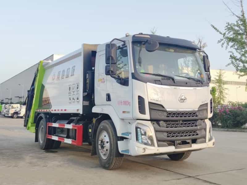 柳汽12方壓縮式垃圾車