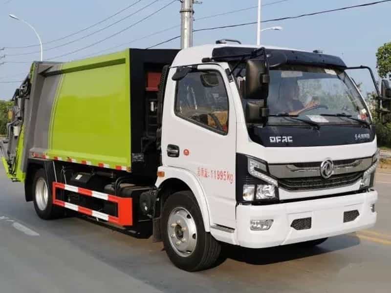 東風(fēng)多利卡8-9方壓縮式垃圾車