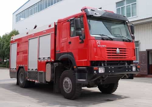 重汽四驅5.5噸水罐消防車